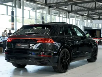 AUDI Q8 50 TDI q. S line  2.H  23  B&O Pano Virtual