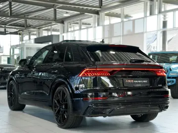 AUDI Q8 50 TDI q. S line  2.H  23  B&O Pano Virtual