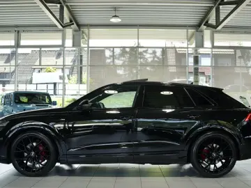 AUDI Q8 50 TDI q. S line  2.H  23  B&O Pano Virtual