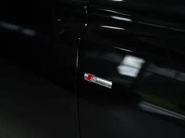 AUDI Q8 50 TDI q. S line  2.H  23  B&O Pano Virtual