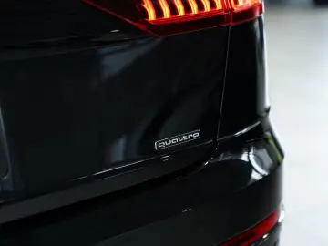 AUDI Q8 50 TDI q. S line  2.H  23  B&O Pano Virtual