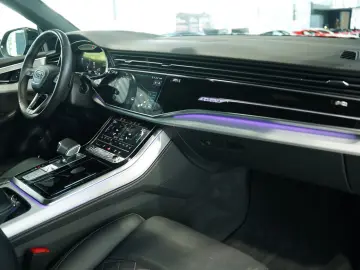 AUDI Q8 50 TDI q. S line  2.H  23  B&O Pano Virtual