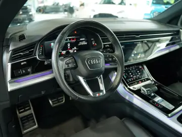 AUDI Q8 50 TDI q. S line  2.H  23  B&O Pano Virtual