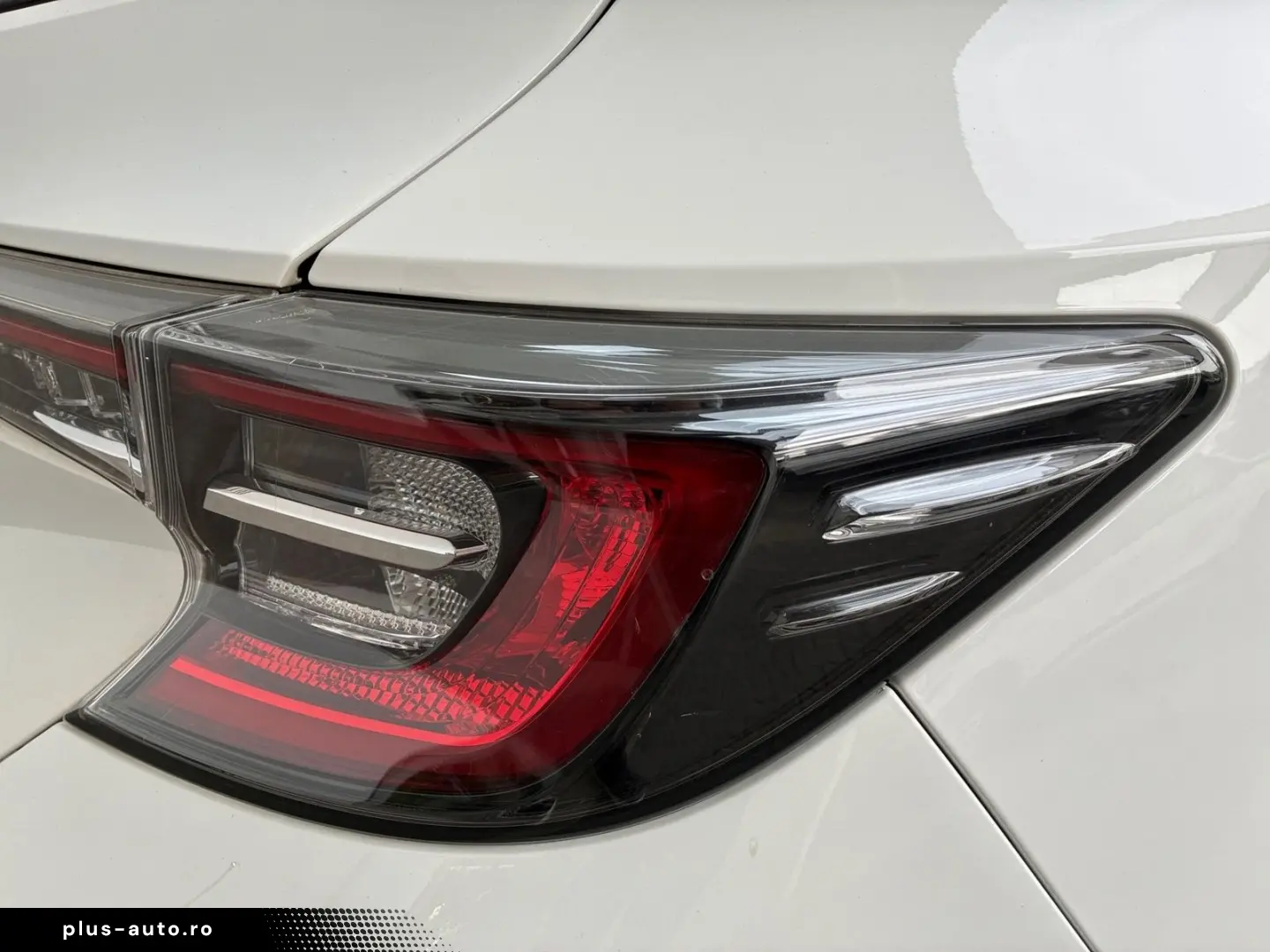 TOYOTA Corolla 1.8 Comfort Kamera LED Navi ACC LM SpurH