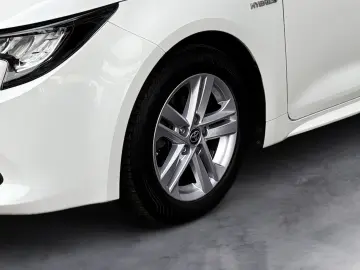 TOYOTA Corolla 1.8 Comfort Kamera LED Navi ACC LM SpurH
