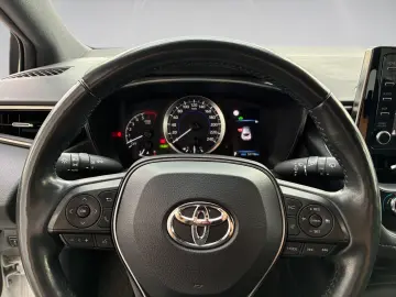 TOYOTA Corolla 1.8 Comfort Kamera LED Navi ACC LM SpurH