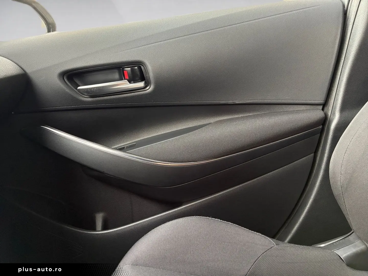 TOYOTA Corolla 1.8 Comfort Kamera LED Navi ACC LM SpurH