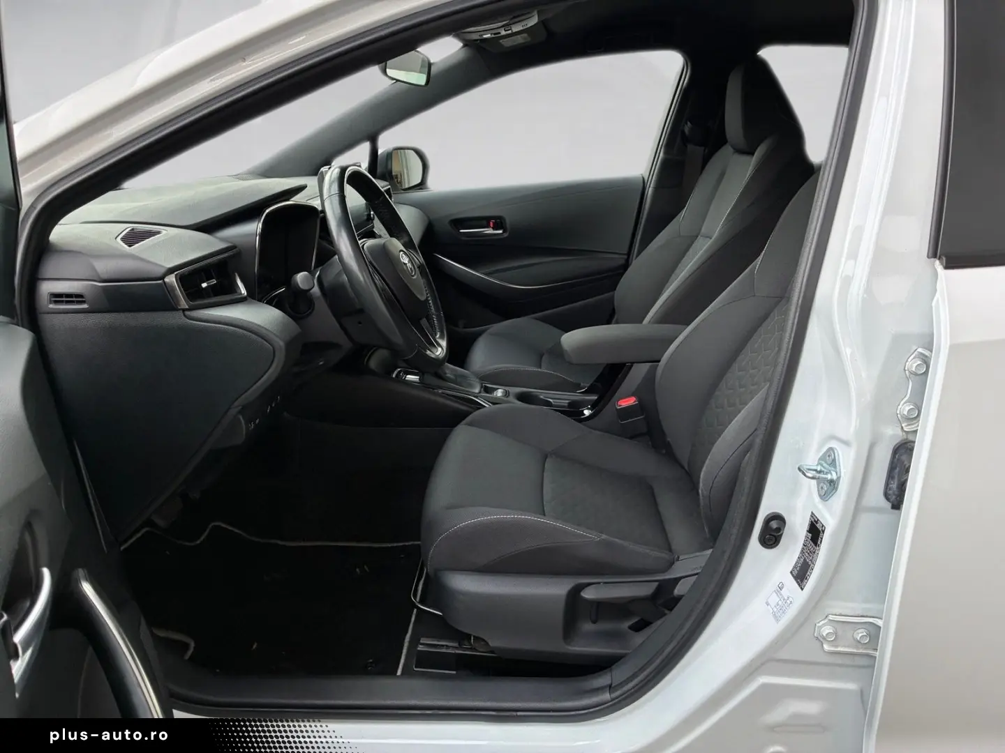 TOYOTA Corolla 1.8 Comfort Kamera LED Navi ACC LM SpurH