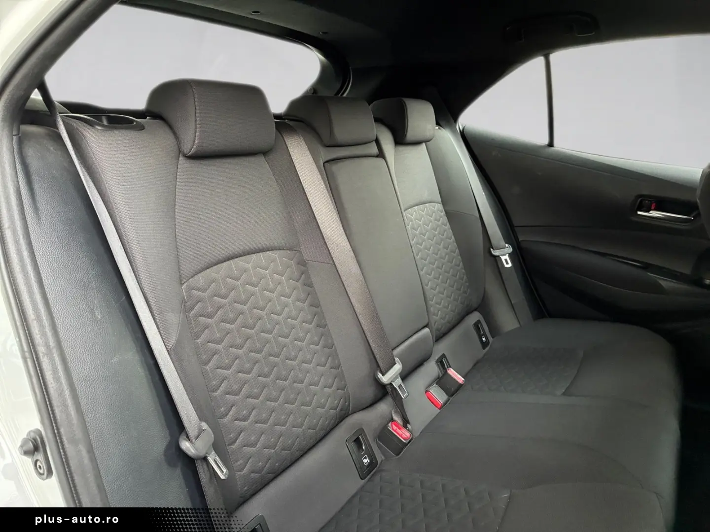 TOYOTA Corolla 1.8 Comfort Kamera LED Navi ACC LM SpurH