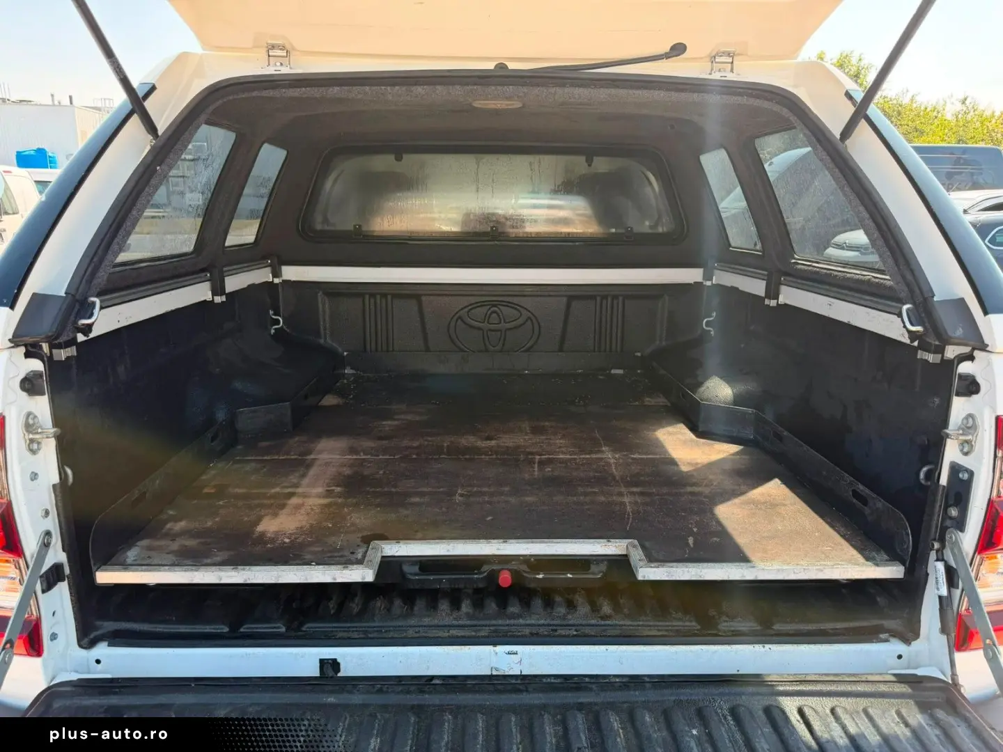 TOYOTA Hilux Double Cab Comfort (Stock ID 07802)
