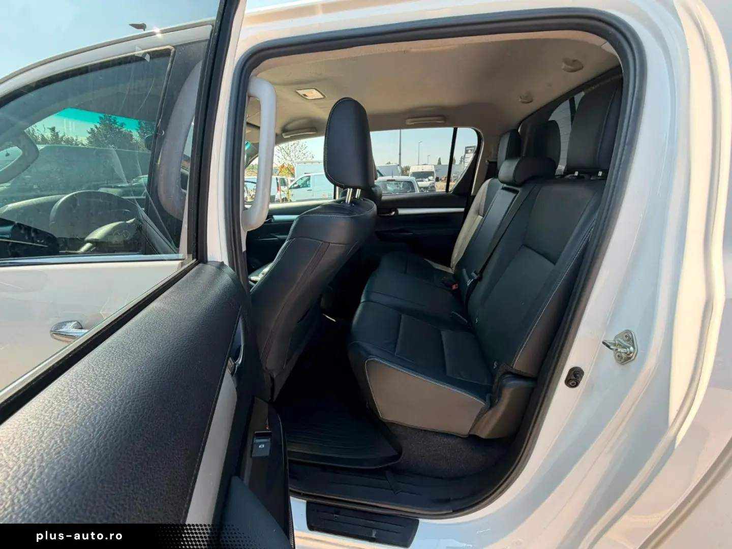 TOYOTA Hilux Double Cab Comfort (Stock ID 07802)
