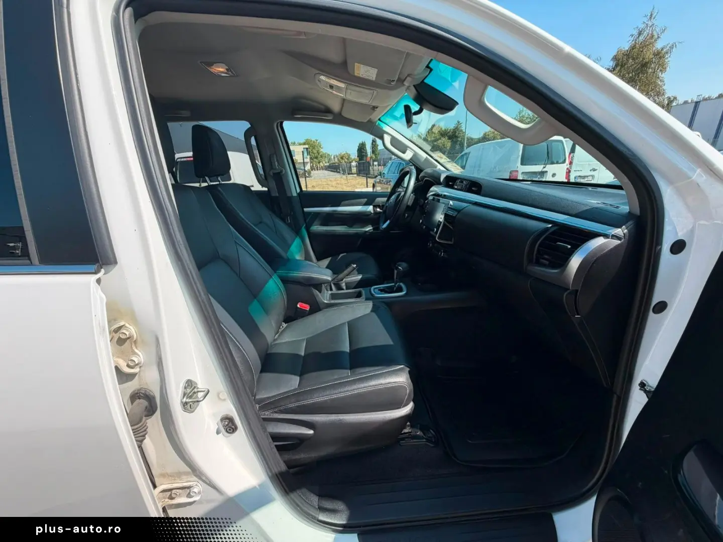 TOYOTA Hilux Double Cab Comfort (Stock ID 07802)