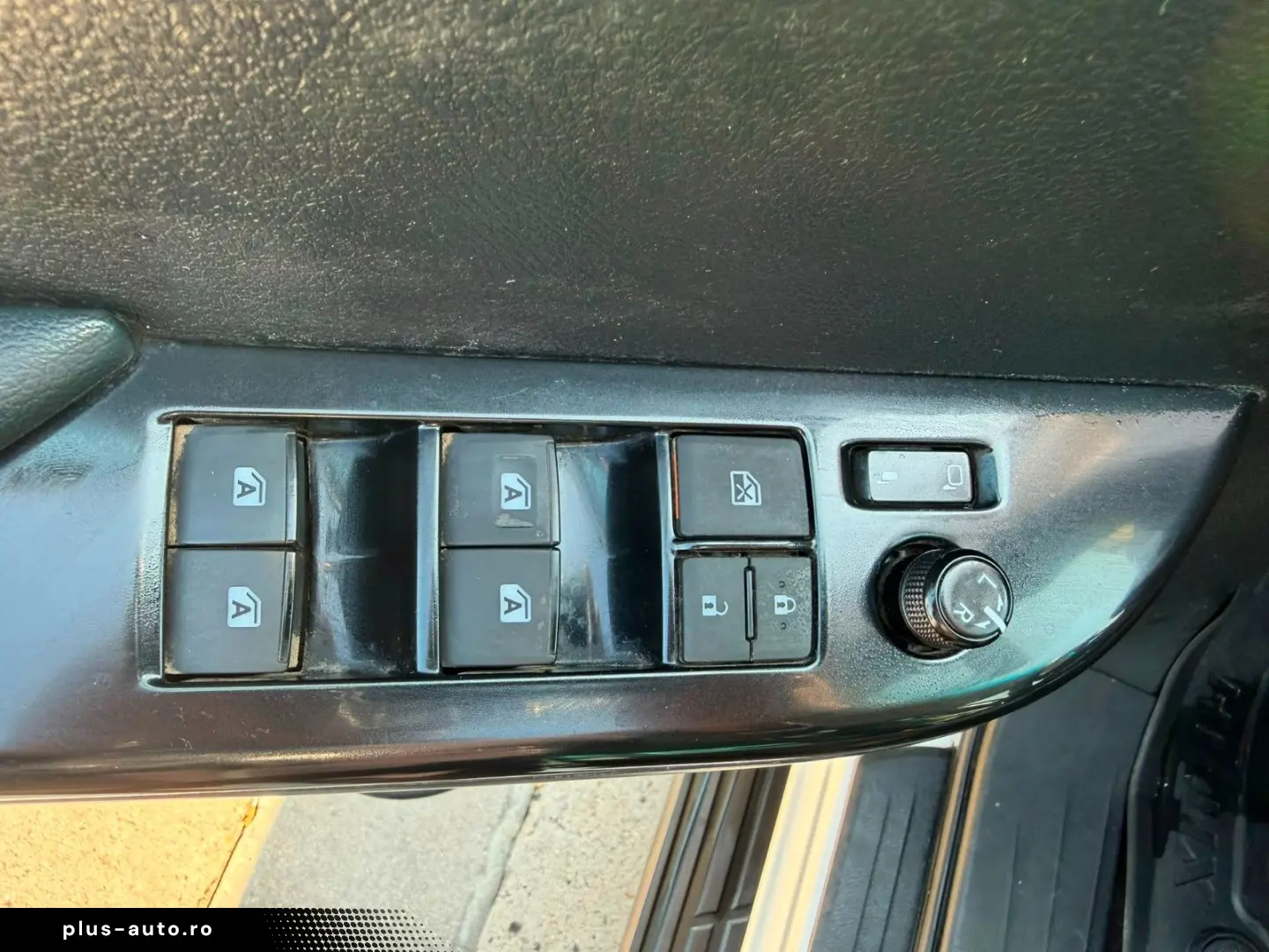 TOYOTA Hilux Double Cab Comfort (Stock ID 07802)