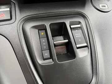 TOYOTA Proace City Verso 1.5 D-4D L1 Lounge  Pano RCam