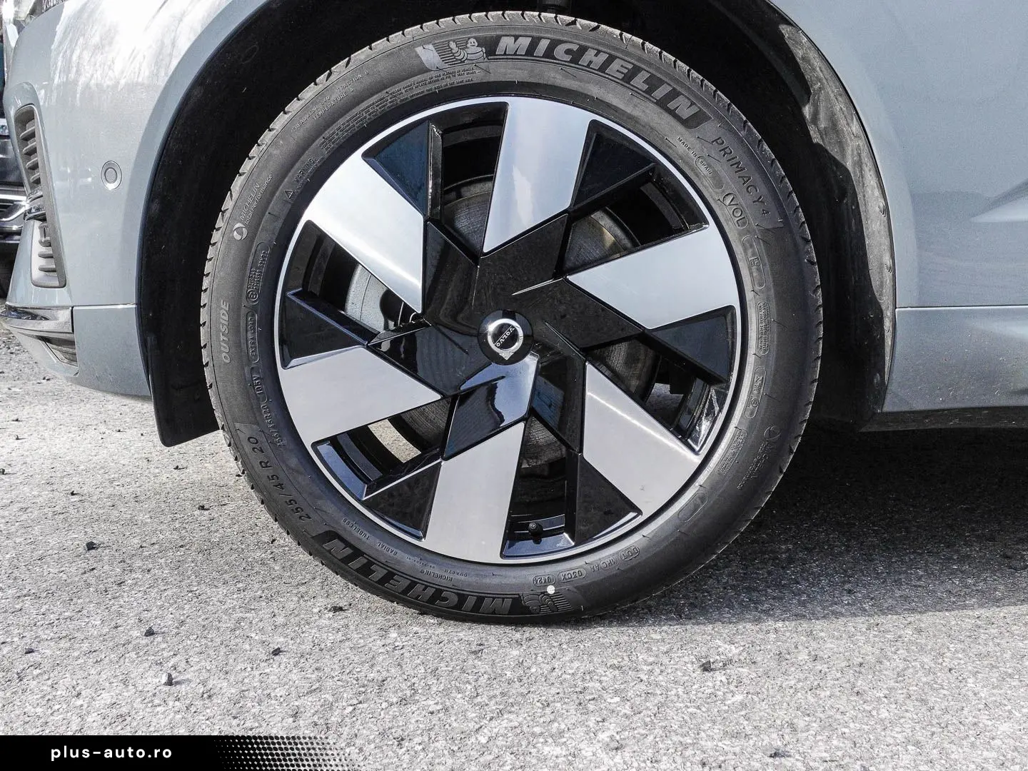 VOLVO XC60 Plus Bright Recharge Plug-In Hybrid AWD T8