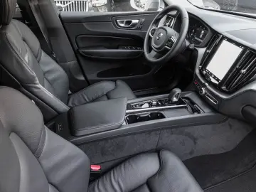 VOLVO XC60 Plus Bright Recharge Plug-In Hybrid AWD T8