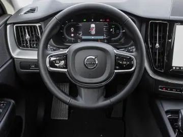 VOLVO XC60 Plus Bright Recharge Plug-In Hybrid AWD T8