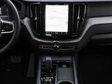 VOLVO XC60 Plus Bright Recharge Plug-In Hybrid AWD T8