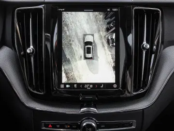 VOLVO XC60 Plus Bright Recharge Plug-In Hybrid AWD T8