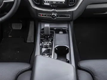 VOLVO XC60 Plus Bright Recharge Plug-In Hybrid AWD T8