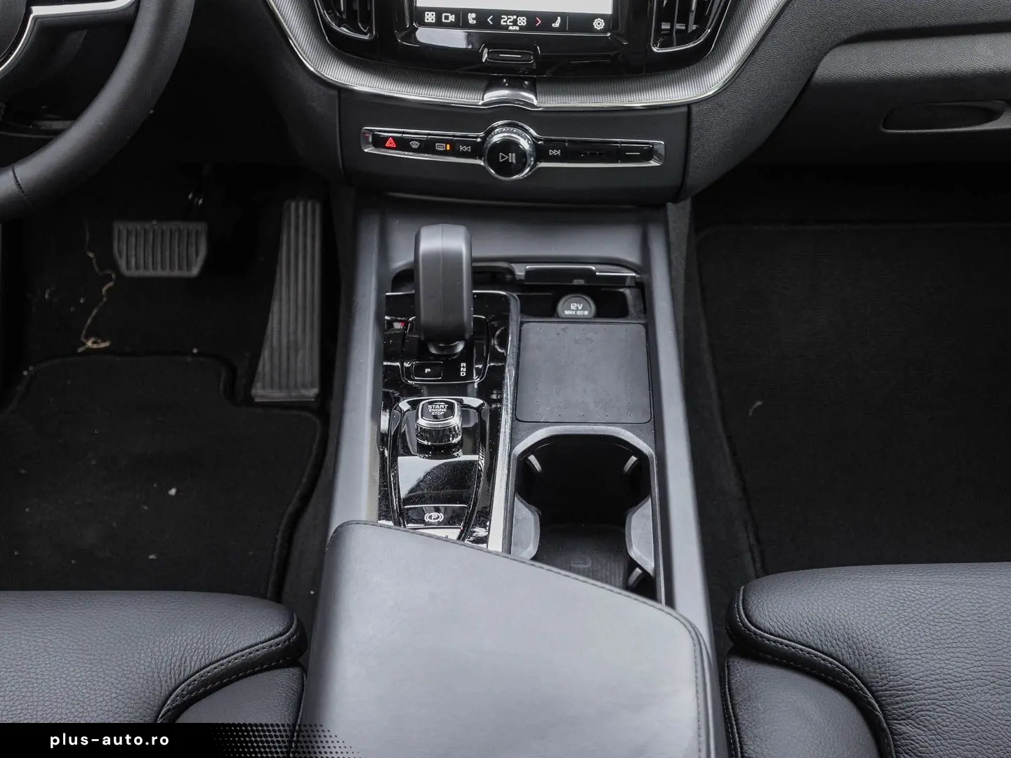 VOLVO XC60 Plus Bright Recharge Plug-In Hybrid AWD T8