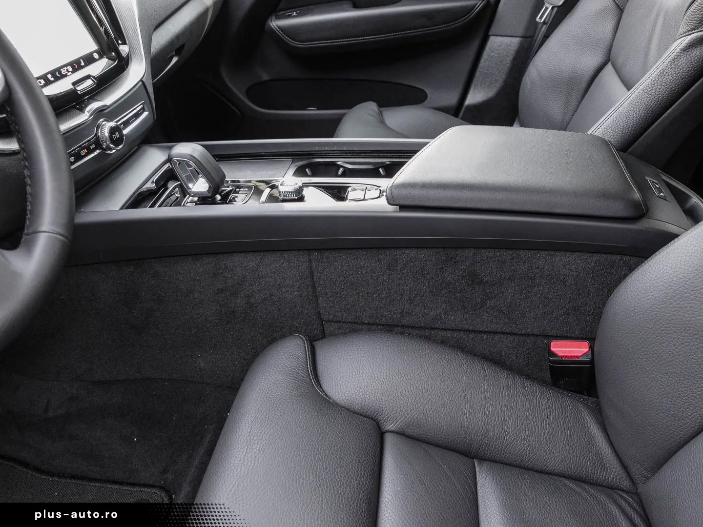 VOLVO XC60 Plus Bright Recharge Plug-In Hybrid AWD T8