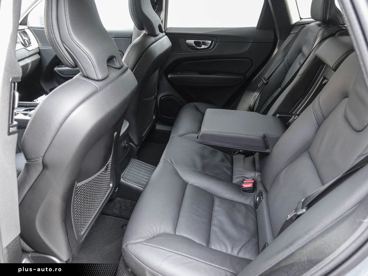 VOLVO XC60 Plus Bright Recharge Plug-In Hybrid AWD T8