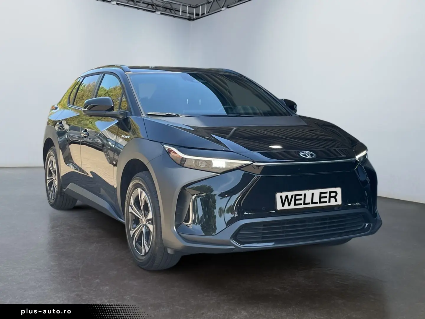 TOYOTA bZ4X 2023 — imagine 3