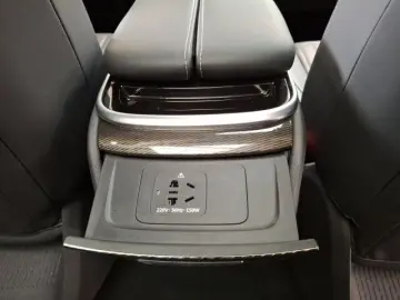 MAXUS MIFA 9 Luxury 7-Sitzer LED Navi elektr. Heckklap