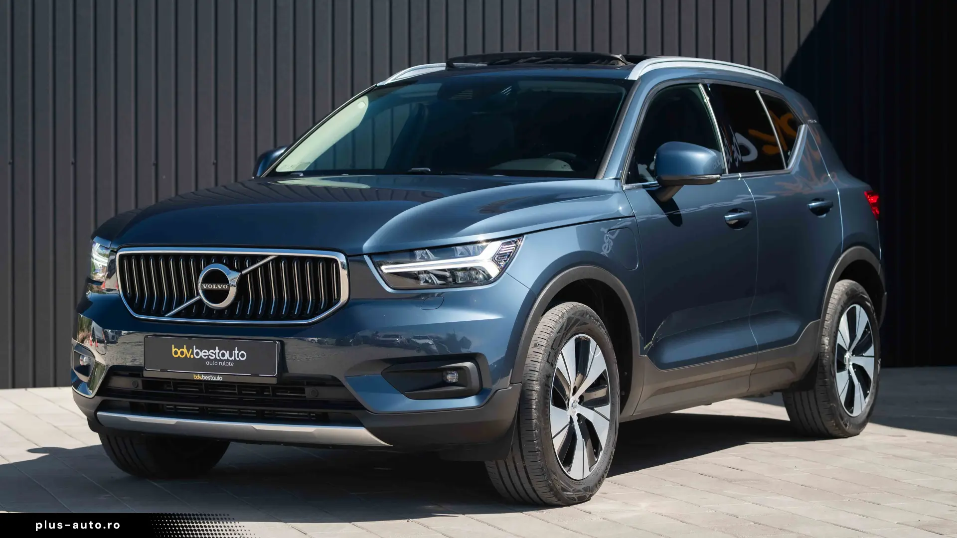 Volvo XC 40 T4 Recharge DKG Inscription Expression