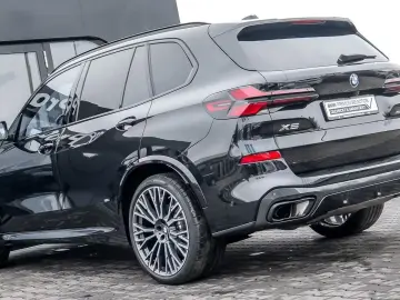 BMW X5 40d xDrive M-Sport 7Seats 360Camera Pano HK