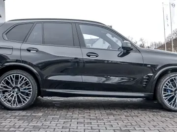 BMW X5 40d xDrive M-Sport 7Seats 360Camera Pano HK