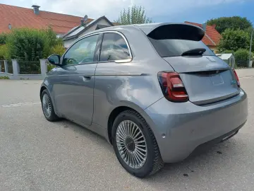 FIAT 500e Comfort Style SHZ PDC RFK Lane