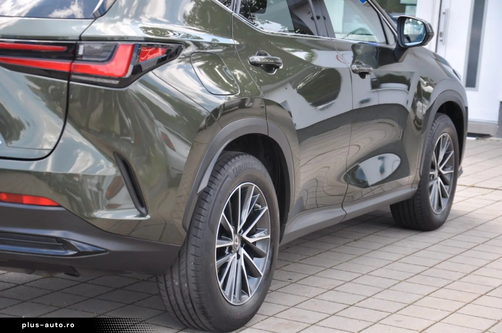 LEXUS NX 450 h  E-Four NAVI-LEDER-360 -LED-ACC-8FACH