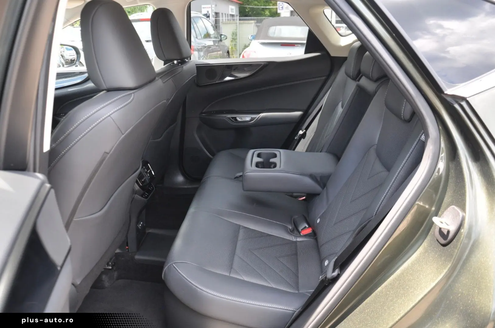 LEXUS NX 450 h  E-Four NAVI-LEDER-360 -LED-ACC-8FACH