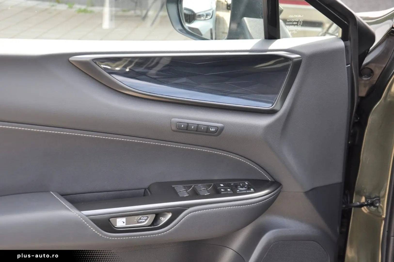 LEXUS NX 450 h  E-Four NAVI-LEDER-360 -LED-ACC-8FACH