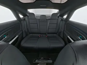 Mercedes-Benz CLA 200_Premium_360