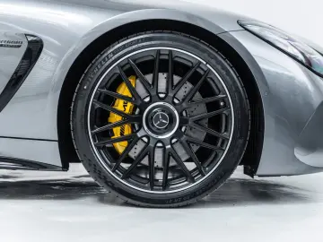 Mercedes-AMG GT 63 4Matic_Premium_Plus_Lift_Kit