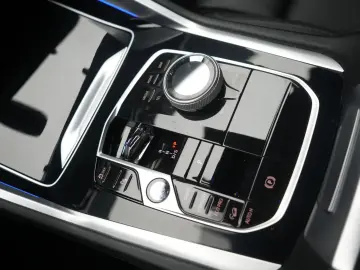 BMW X6 M60i xDrive Carbon 360Camera HK HUD