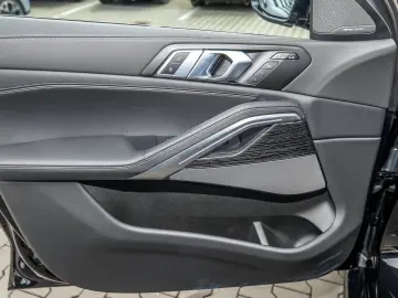 BMW X6 30d xDrive M-Sport Pano 360Camera HUD ACC HK