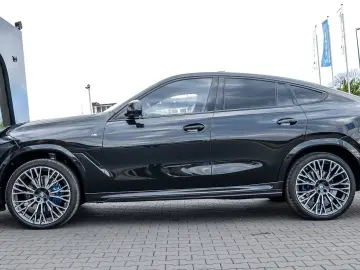BMW X6 30d xDrive M-Sport Pano 360Camera HUD ACC HK