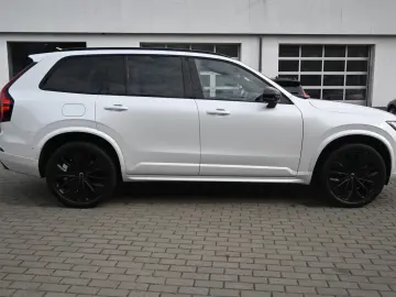 Volvo XC90 T8 AWD - Ultra Black Edition - PHEV - 7 Locuri