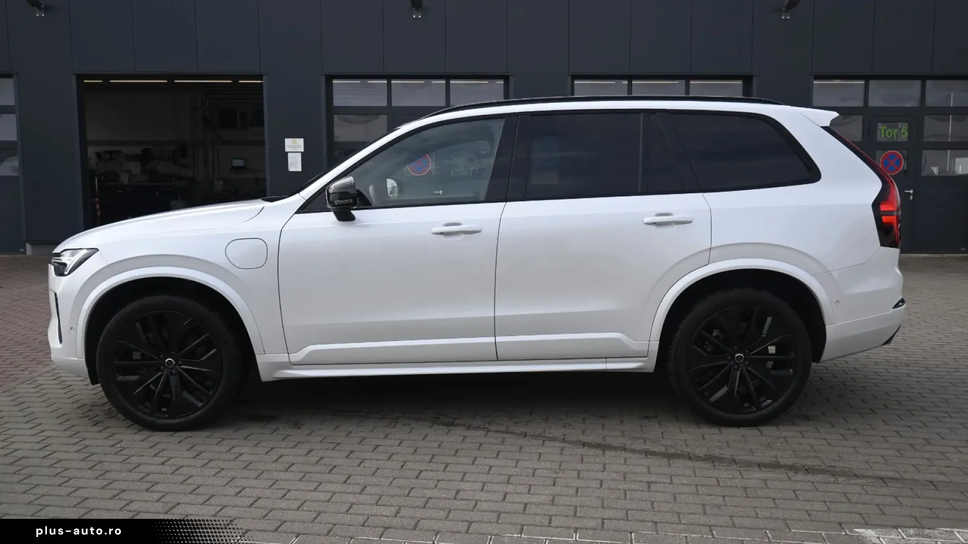 Volvo XC90 T8 AWD - Ultra Black Edition - PHEV - 7 Locuri