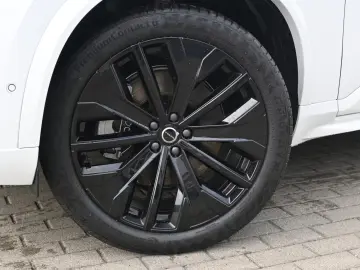 Volvo XC90 T8 AWD - Ultra Black Edition - PHEV - 7 Locuri