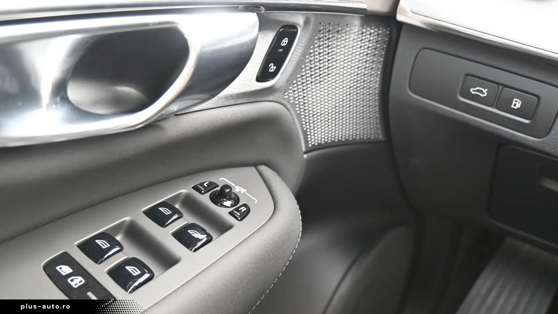 Volvo XC90 T8 AWD - Ultra Black Edition - PHEV - 7 Locuri