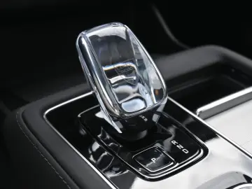 Volvo XC90 T8 AWD - Ultra Black Edition - PHEV - 7 Locuri
