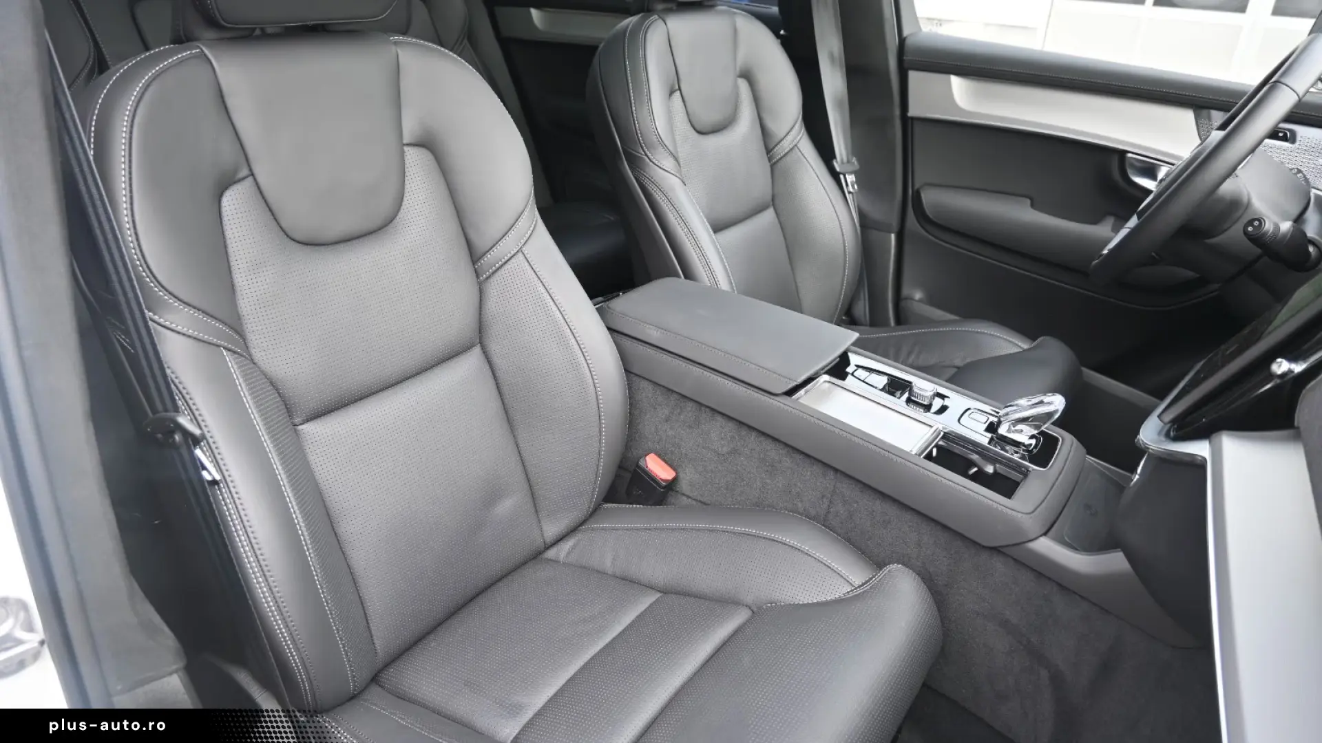 Volvo XC90 T8 AWD - Ultra Black Edition - PHEV - 7 Locuri