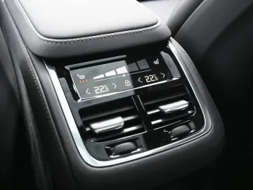 Volvo XC90 T8 AWD - Ultra Black Edition - PHEV - 7 Locuri