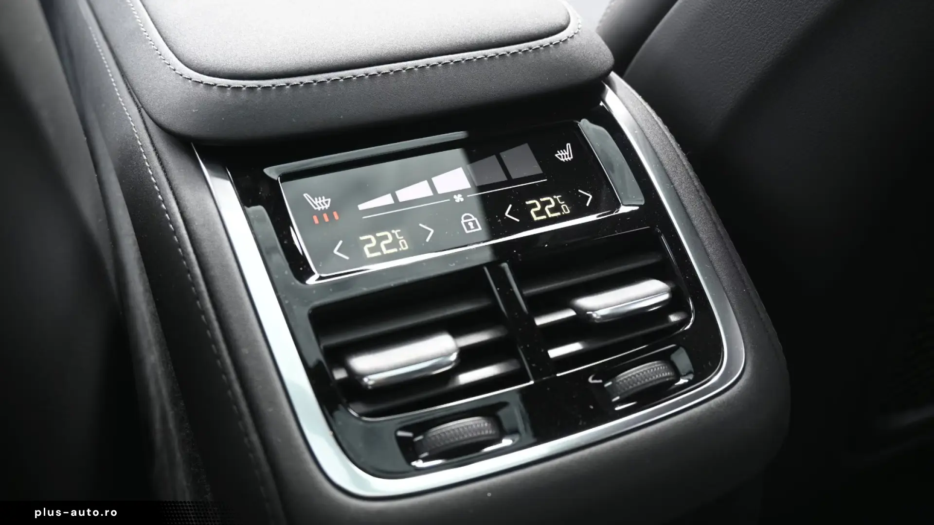 Volvo XC90 T8 AWD - Ultra Black Edition - PHEV - 7 Locuri