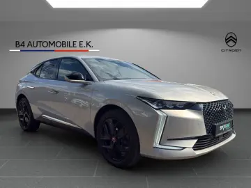 DS DS4 E-Tense 225 Performance Line   HUD FULL-LED